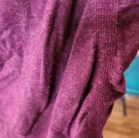 Fabletics Stretchy Ruched Top - Picture 3 of 5